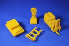 Marx Warehouse Equipment - 4 pieces in very good condition