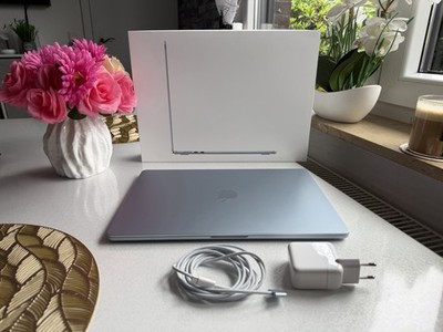 Apple MacBook Air 15 M4 16GB 256GB Himmelblau Wie neu 8 Ladezyklen 100%  