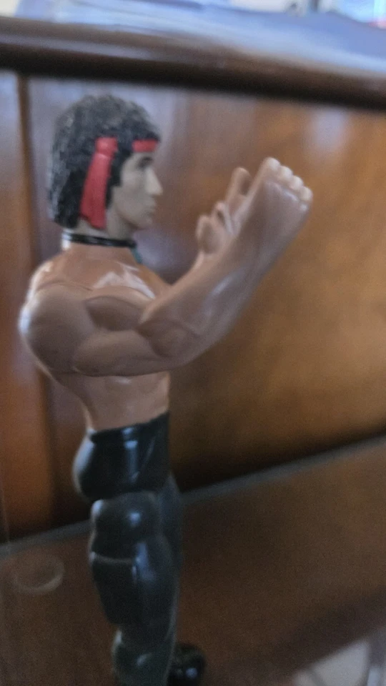 Boneco de ação vintage 1985 John Rambo 6,75” Coleco Anabasis Force of Freedom - Imagem 4 de 4