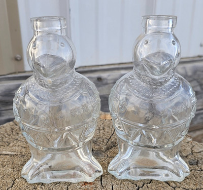 VTG Unique FUN Bottles Pair Clear Glass Penguins with Sweaters Decanter Birds