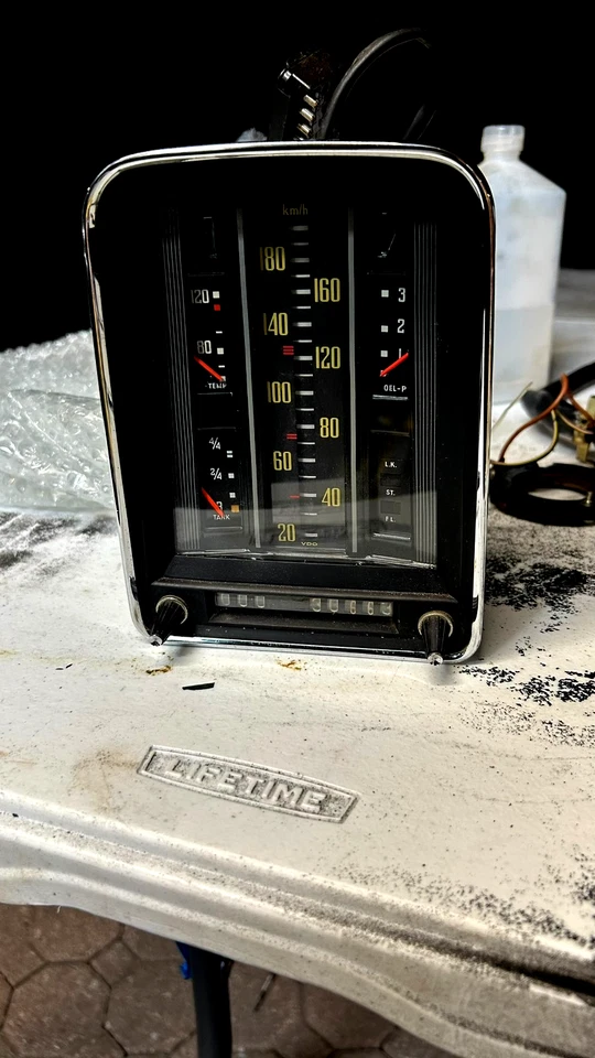 Mercedes W110/W111 fintail /Heckflossen/200/220/230/220SEb/230S - 1967 KM/H RARE - Image 3 of 4