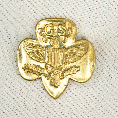 VTG Girl Scout GS Gold Tone Brass Eagle Crest Membership Badge Pin Type 7A ''D''