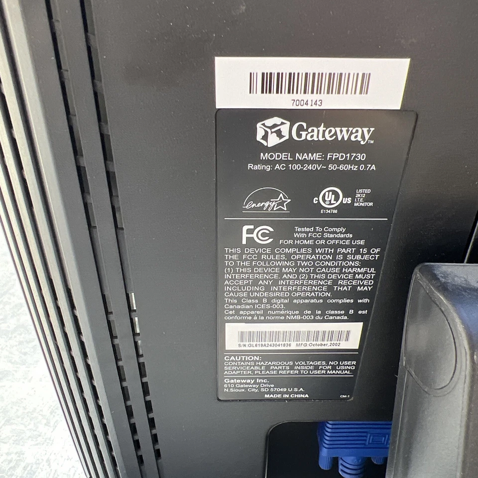 Gateway 17 Inch LCD Computer Monitor FPD1730 VGA Power Cord Vtg 2003 Video Games - Image 3 of 4