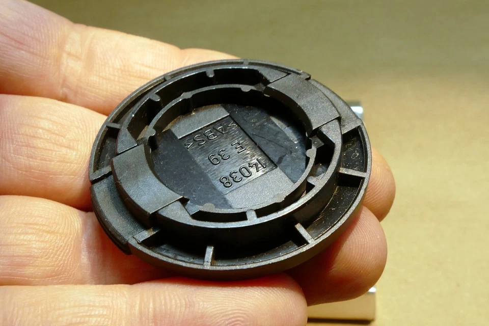 E39 39mm Leica Leitz Front Lens Cap for M 50mm 35mm f2 14038 LELC39M - Image 4 of 4