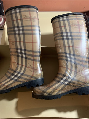 Burberry Haymarket Rain Boots Women's US Tan Plaid Mid-Calf Pull On  Waterproof