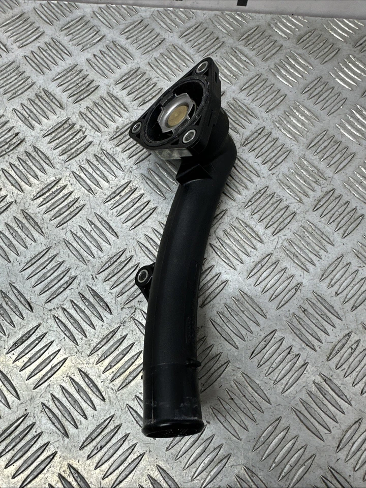 GENUINE LEXUS RX 450H 2016-2021 HYBRID THERMOSTAT HOUSING - Image 2 of 4