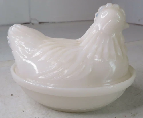 Vintage White Milk Glass Hen on a Nest Bowl Chicken Chick Unbranded Used TopBott