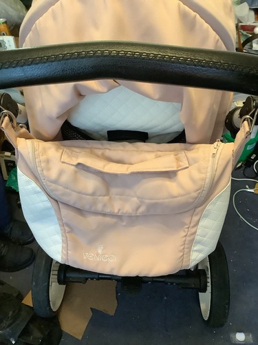 Venicci Pure Rose 2-1 Travel System. In Leatherette (Collection Only ) - Picture 10 of 12