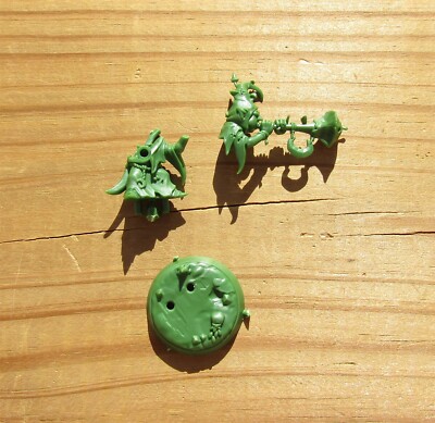 W:U Gnarlwood Grinkrak's Looncourt Snorbo da Spore Single Figure Bits