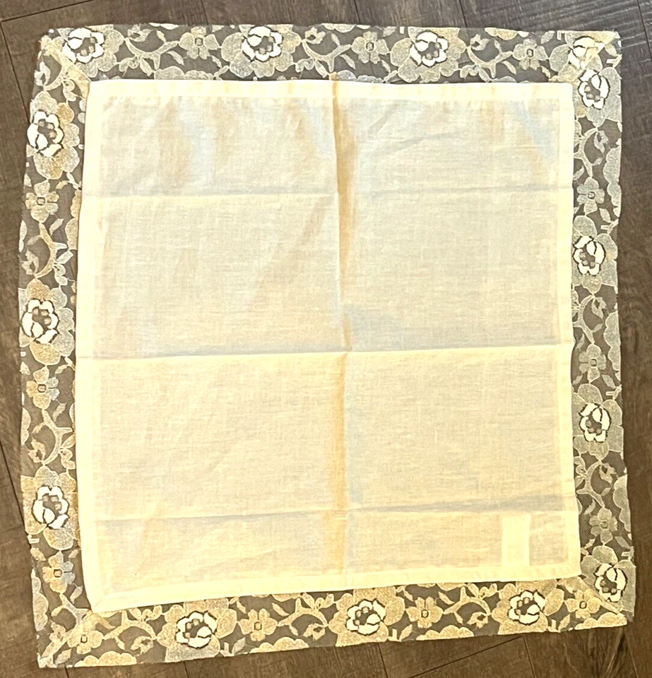 Pier 1 Fabric Napkins Cream Gold Metallic Shabby Chic Lace 20"x20" NWT Set of 4 - Image 4 of 4