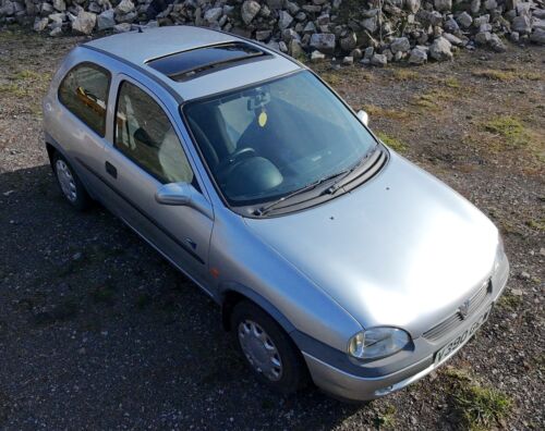 Vauxhall Corsa B 1.2 16v Club 1999 - Picture 17 of 22