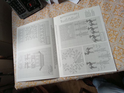Vintage The Prairie Schooler Christmas Collection book 33 Cross Stitch Pattern - Picture 3 of 3