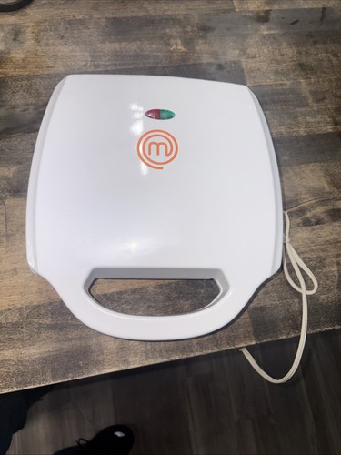 MasterChef Mini Pie and Quiche Maker- Pie Baker Cooks 6 Small Pies and Quiche...