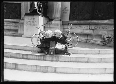 Photo:Washington DC 1924 Park Scene Women Bicycles Monument Steps