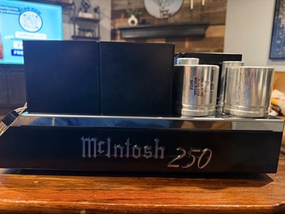 McIntosh MC 250 Vintage Stereo Power Amplifier SUPER CLEAN