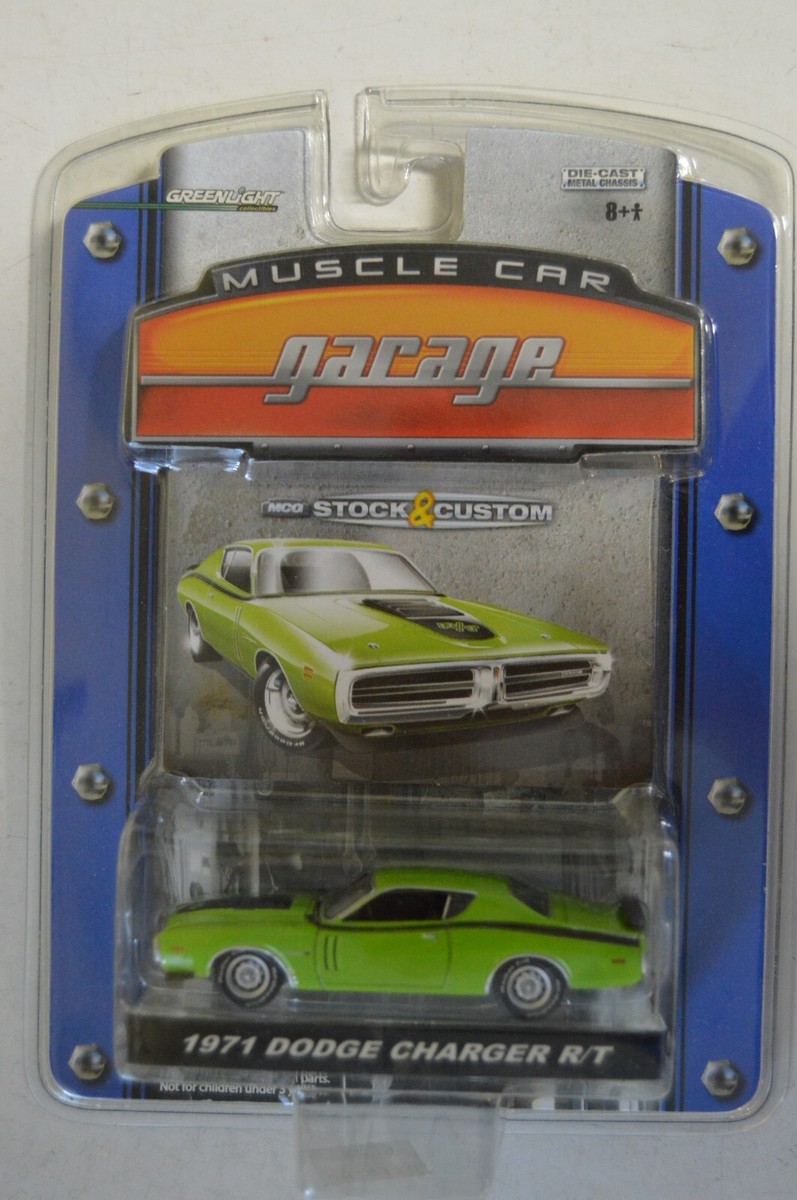 Greenlight Muscle Car Garage 1971 Dodge Charger R/T Green 1:64