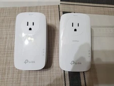 TP-Link Passthrough Powerline Network Extender AV2000 2-Port Gigabite TL-PA9020P