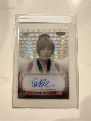 2025 Topps Stranger Things High Tek Auto Grace Van Dien As Chrissy Cunningham