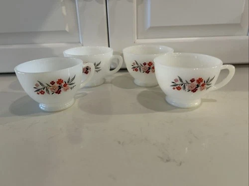 Set Of  4 Vintage Fire King Primrose Milk Glass Coffee Tea Cups