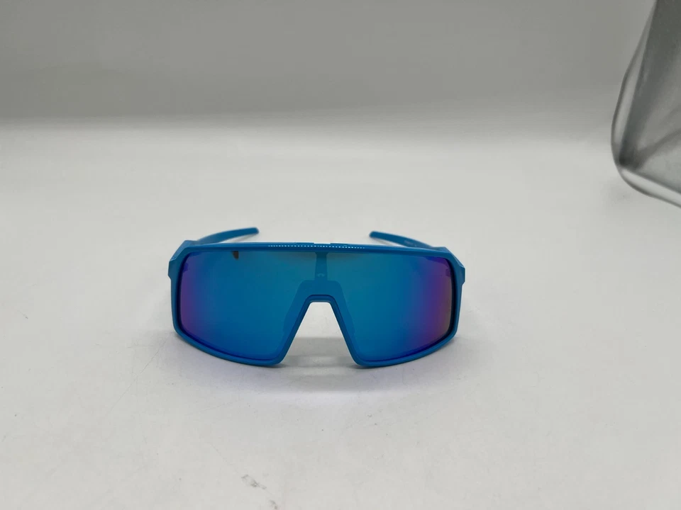 Oakley SUTRO 太阳镜 OO9406-0737 天蓝色镜框 带 PRIZM 蓝宝石镜片 全新 — 第 2/4 张图片