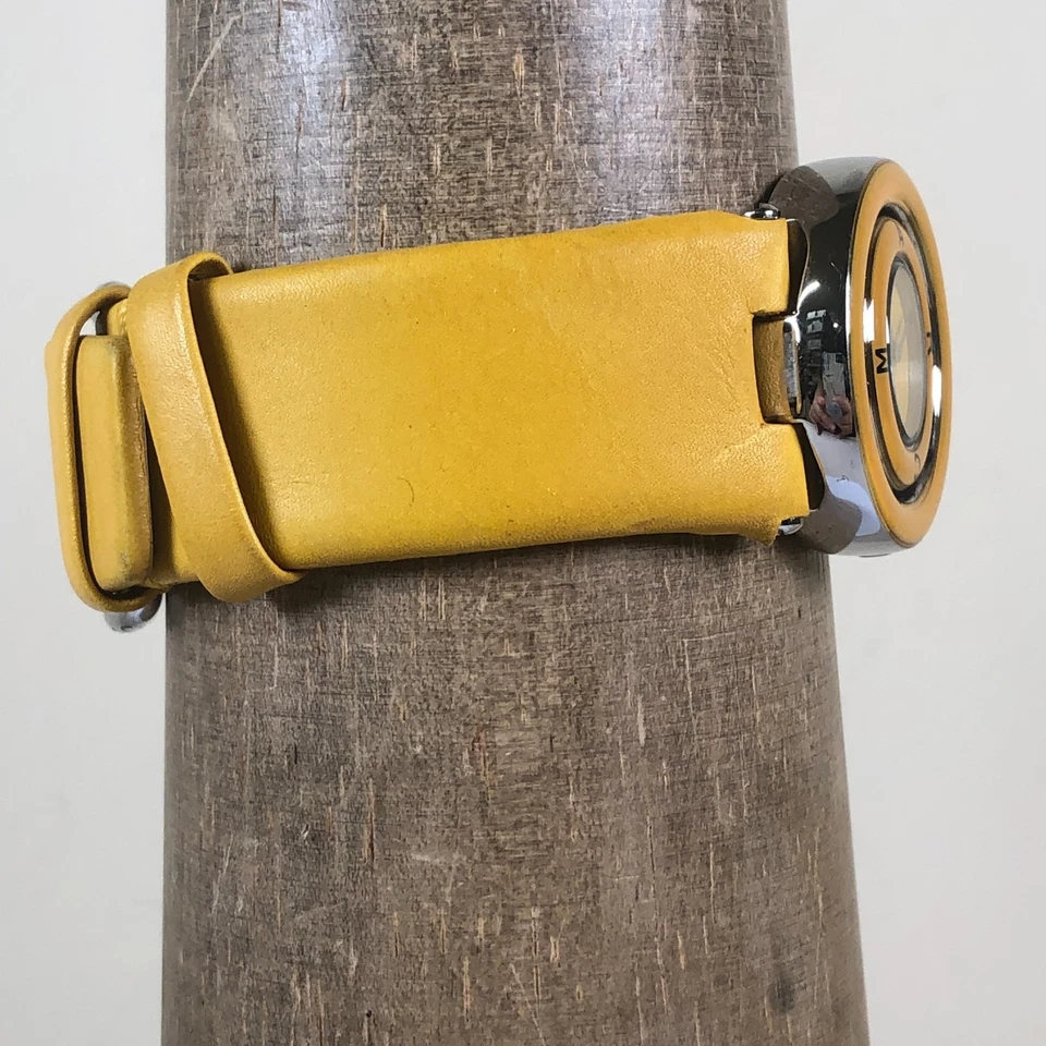 Marc Jacobs Mujer Informal Abatible Cuero Amarillo Cuarzo Analógico 31mm Reloj 6 1/2" Foto 3 de 4