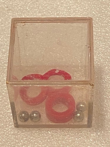 2 Vintage Game Puzzle Cubes (Metal Balls & Plastic RIngs) Pre-Owned w/Wear x1 - Picture 3 of 9