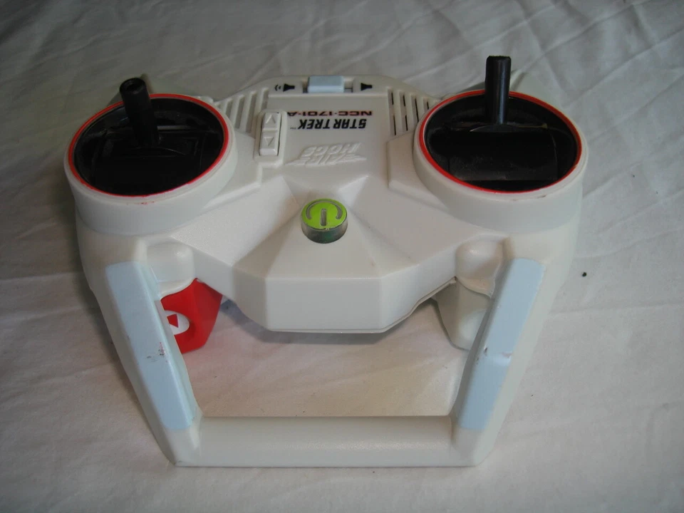 Air Hogs, Star Trek U.S.S Enterprise NCC-1701-A, 2.4 GHZ Remote Control ONLY - Image 4 of 4