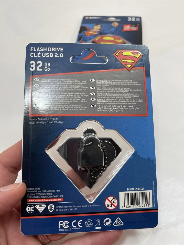 Llavero unidad flash USB Superman 32 GB Emtec DC Comics 32 GB Stocking Stuffer Foto 2 de 3