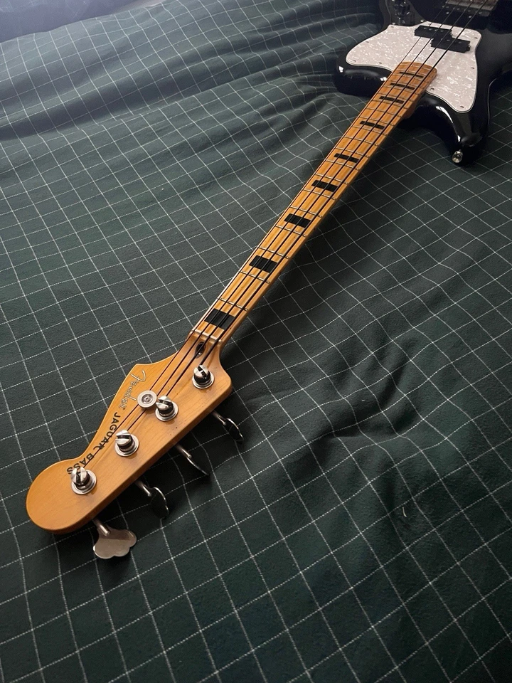 Bajo Fender Jaguar Foto 3 de 4