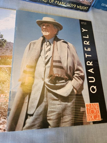 6 Pc Vintage Media Set About Frank Lloyd Wright, 2 Books And 4 Magazines - Picture 6 of 7