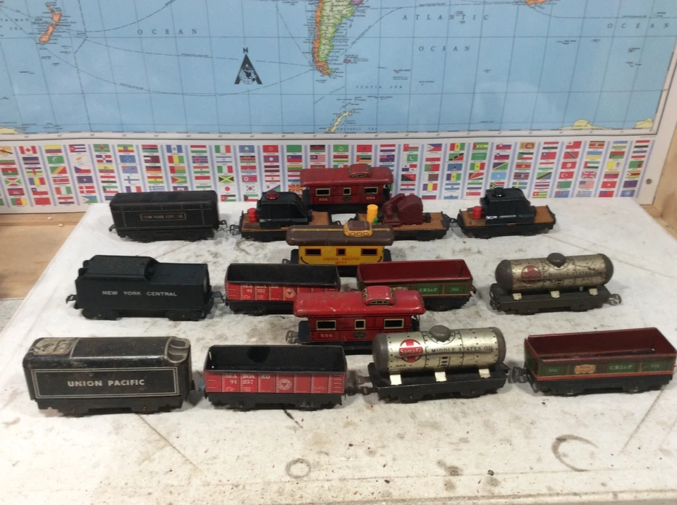 MARX Tin Toy lot 15 Freight Car Tin Toy Set 0 scale - Image 3 of 4