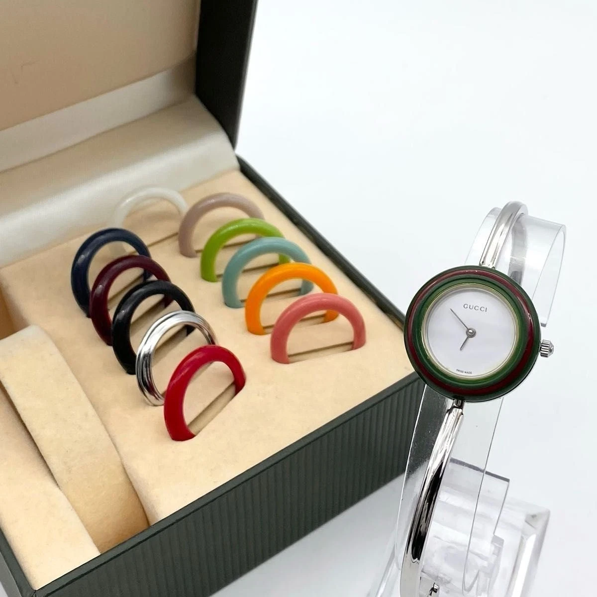 [Quasi Come Nuovo] Orologio Donna GUCCI Lunetta Cambio 12 Colori Quadrante Bianco Argento