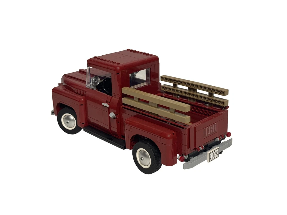 LEGO Icons 10290 Pickup Truck, photo 3 of 3