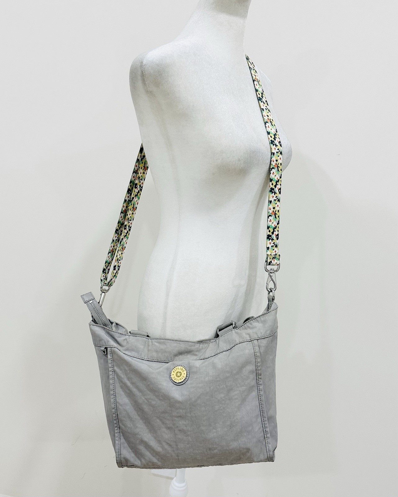 Kipling Women’s Shopper Solid Tote With Printed S… - image 6