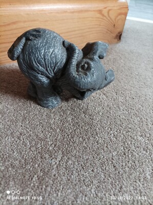 the herd elefant Sniff