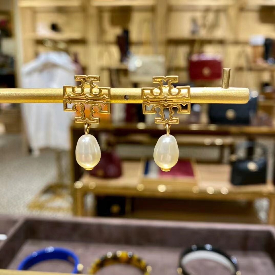 新作 Tory Burch Britten Pearl Linear Earring 161543 新作 Tory Burch Britten Pearl Linear Earring 161543