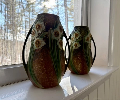 Antique Roseville Pottery “Jonquil” Vase – Model 825 – Circa 1931–1935