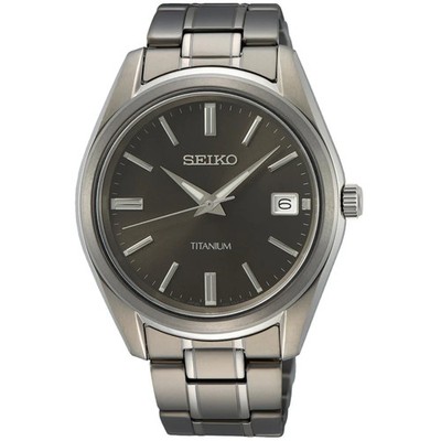 Seiko Essential Herren Quarzuhr SUR375P1 schwarzes Zifferblatt mit Sonnenschliff Titanband 100M