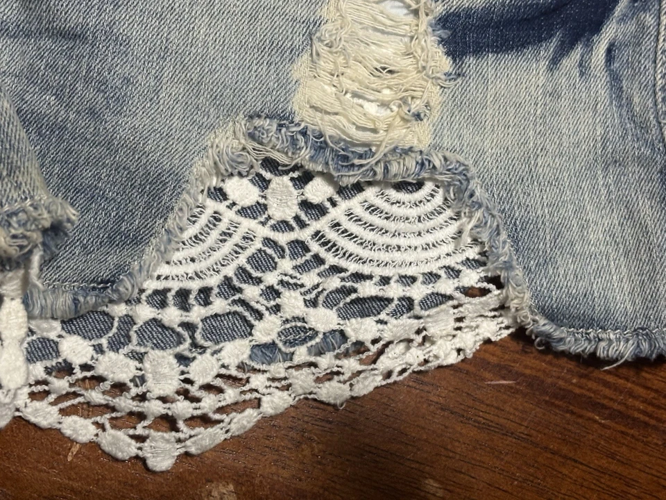 Vtg BONGO Shorts Womens 9 Blue Denim Distressed Lace Accent Foto 3 de 4