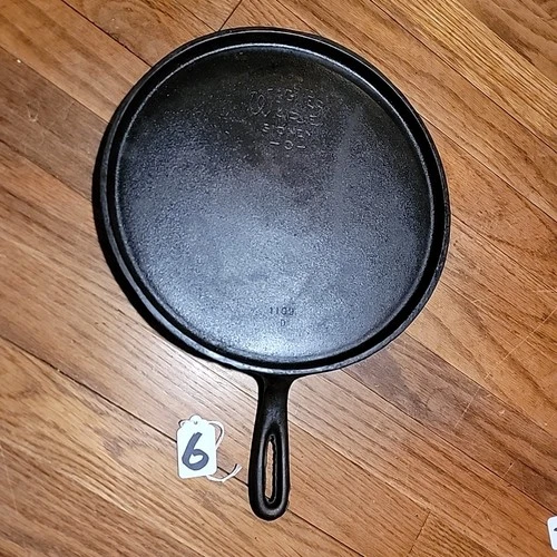 Wagner Ware No.9 Cast Iron Round Griddle 1109 D