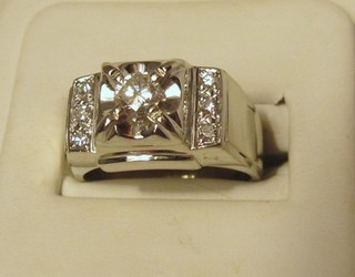Diamonds Center 0.36ct Sides 0.12ct 14K White Gold Ring