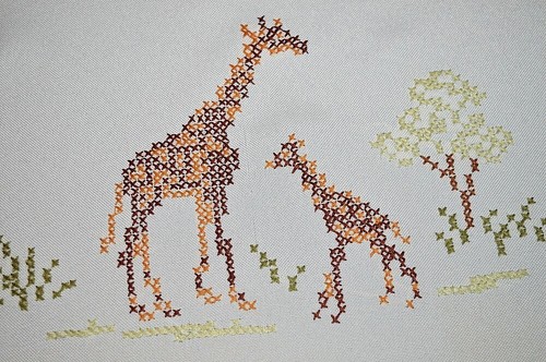 JUNGLE LOVE OF MOMMY & BABY GIRAFFE! GERMAN HAND EMBROIDERED TABLECLOTH STRIPES - Picture 4 of 12