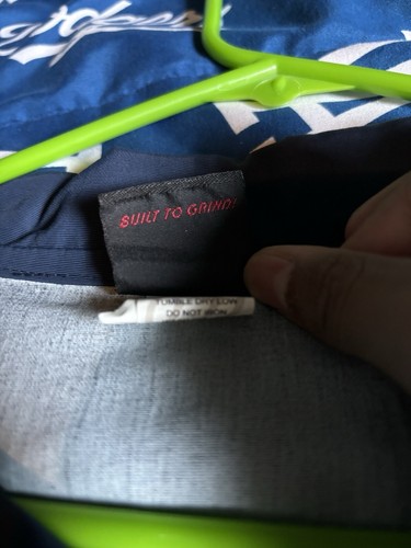 independent windbreaker - Picture 3 of 10