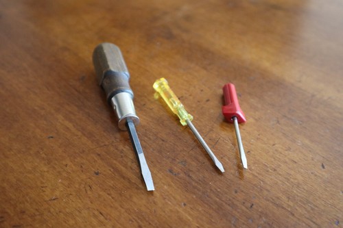 Vintage Lot 3x Flat Head Screwdriver Yellow Snap-on Wooden Red Sewing Machine - Picture 4 of 5