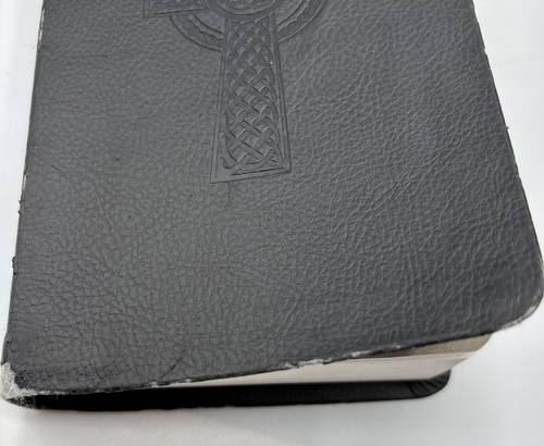Holman Christian Standard Bible Pocket Size Leather Cover Celtic Style Cross - Picture 2 of 14
