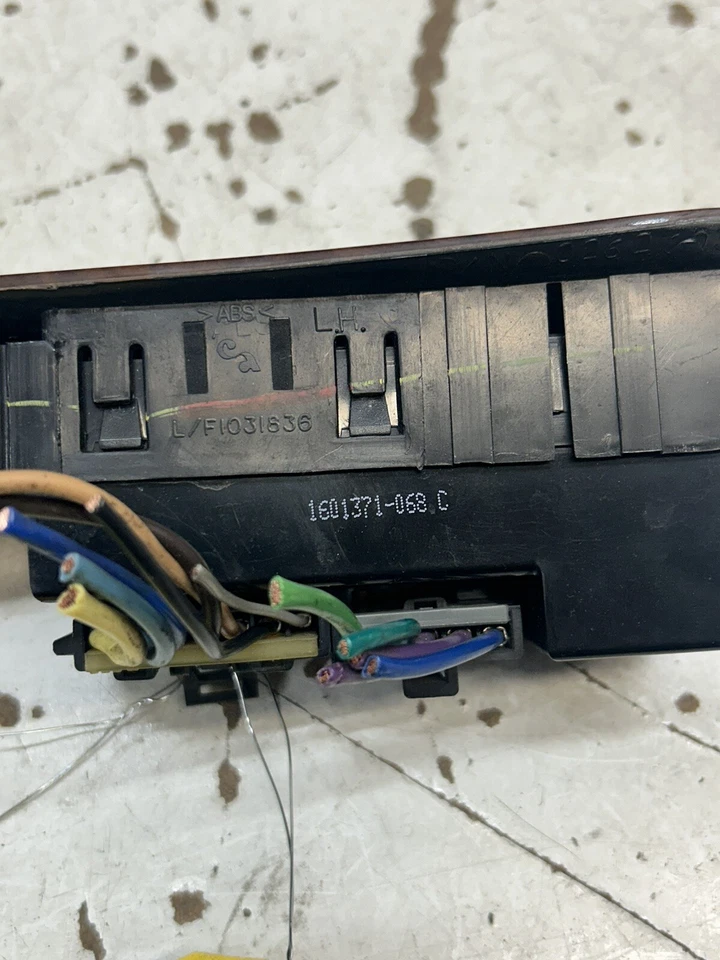 Interruptor de puerta delantero Buick Century 2001 Foto 4 de 4