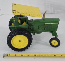 X-930 VINTAGE 1960'S ERTL JOHN DEERE FARM TRACTOR 
