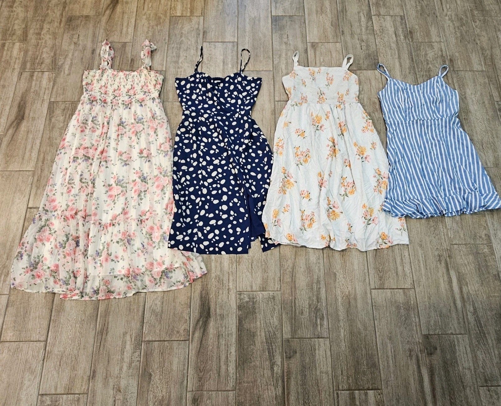 Casual Summer Dresses Womens Size M Lot of 4 Smocked Floral Polka Dot Stripe
