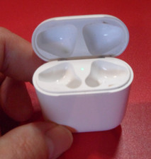 Genuine Apple AirPods 1st and 2nd Gen Replacement Charging Case - A1602