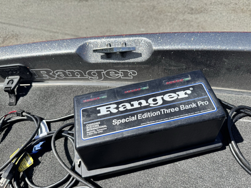 Ranger Special Edition Three Bank Pro Mains Battery Charger w/ Wiring Cables